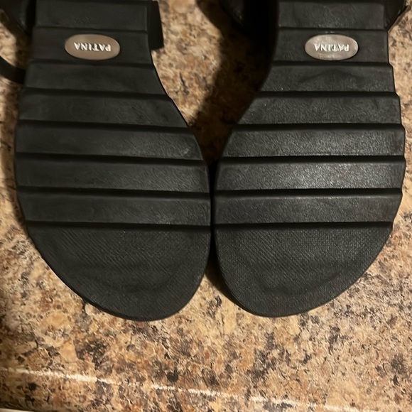 PATINA black leather sandals size 8.5. Excellent condition. Only wore few times - Picture 6 of 7